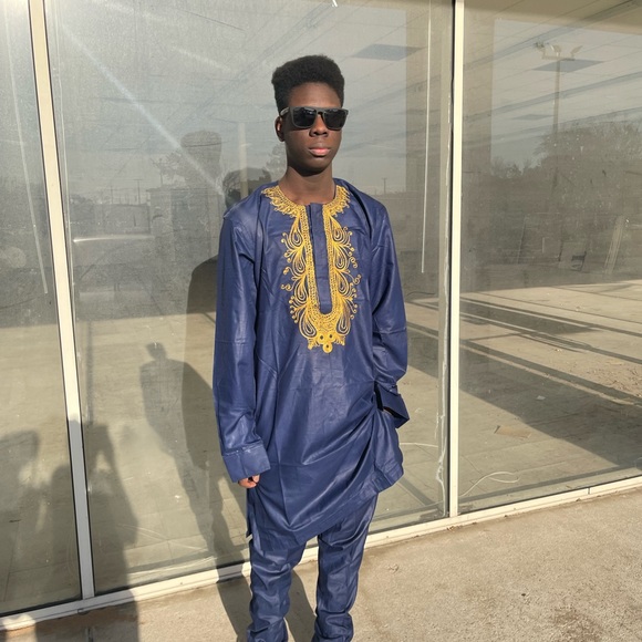 African clothing for men top and bottom Danshiki navy blue with gold embroidery - Picture 5 of 6